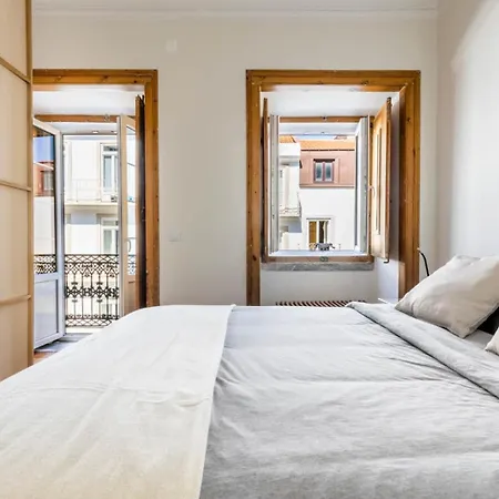 Апартаменты Olarias Sunlit Retreat In Historic