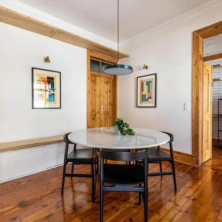 Апартаменти Olarias Sunlit Retreat In Historic *