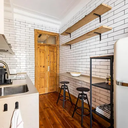 Olarias Sunlit Retreat In Historic Апартаменты *