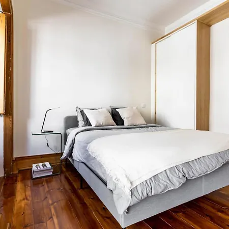 Olarias Sunlit Retreat In Historic