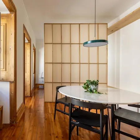 Апартаменти Olarias Sunlit Retreat In Historic *